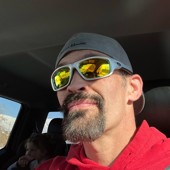 Meet your Posher, Nicolas - Picture 1 of 1